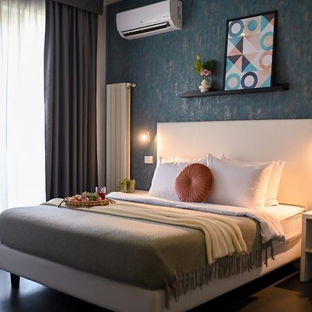 Urban Elegance - Stylish Central Accommodation Bukarest Kültér fotó