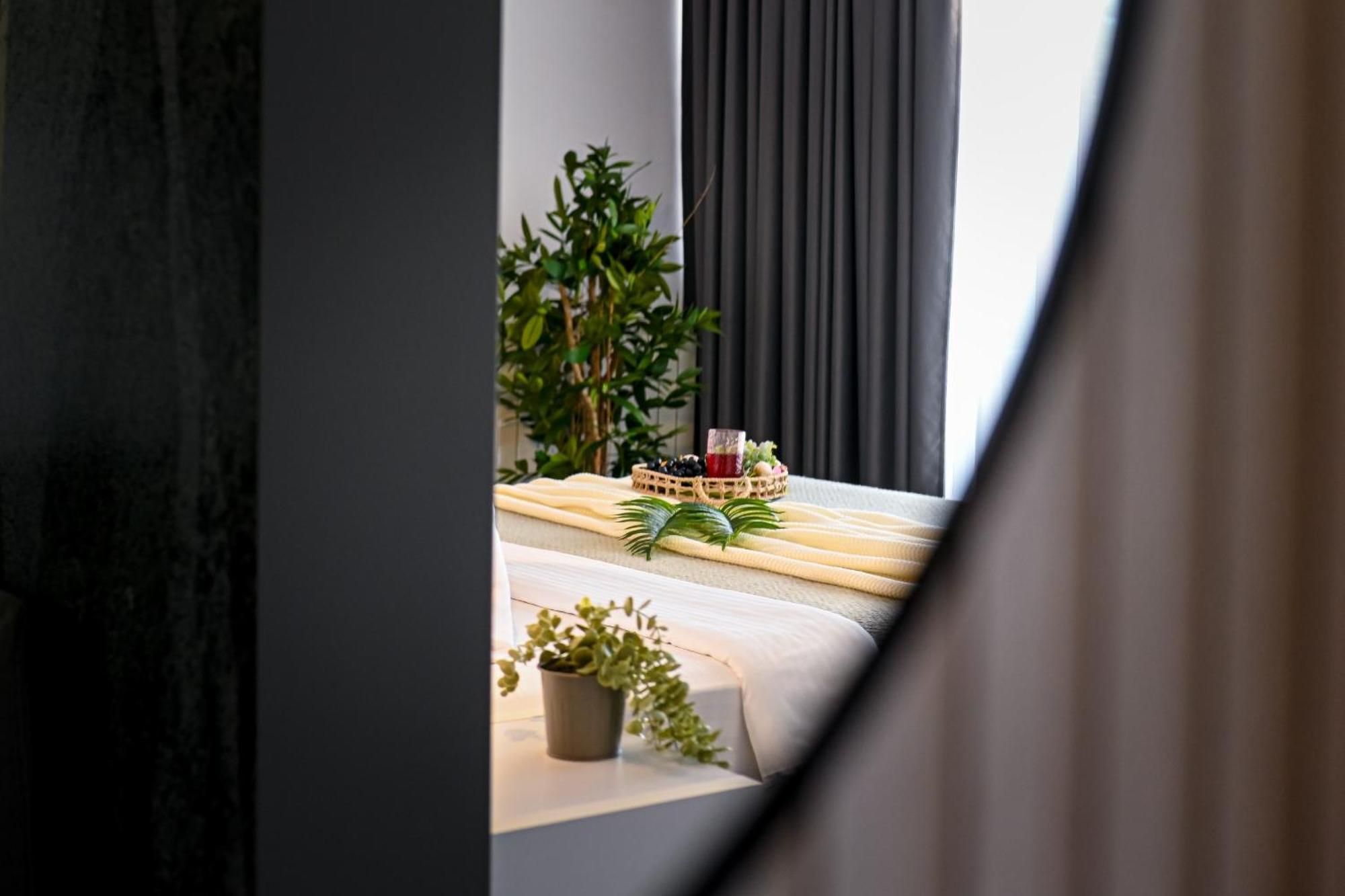 Urban Elegance - Stylish Central Accommodation Bukarest Szoba fotó