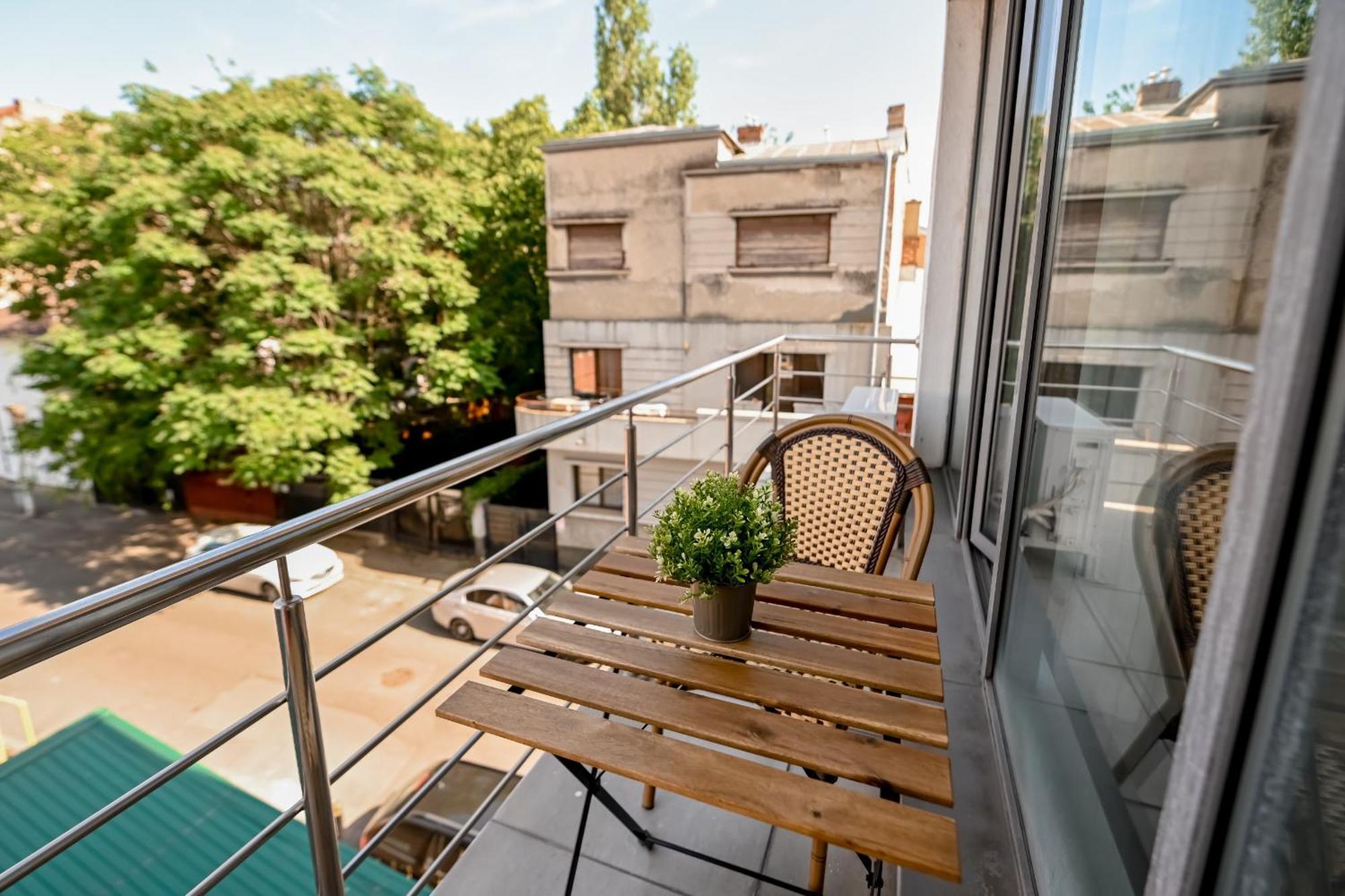 Urban Elegance - Stylish Central Accommodation Bukarest Kültér fotó