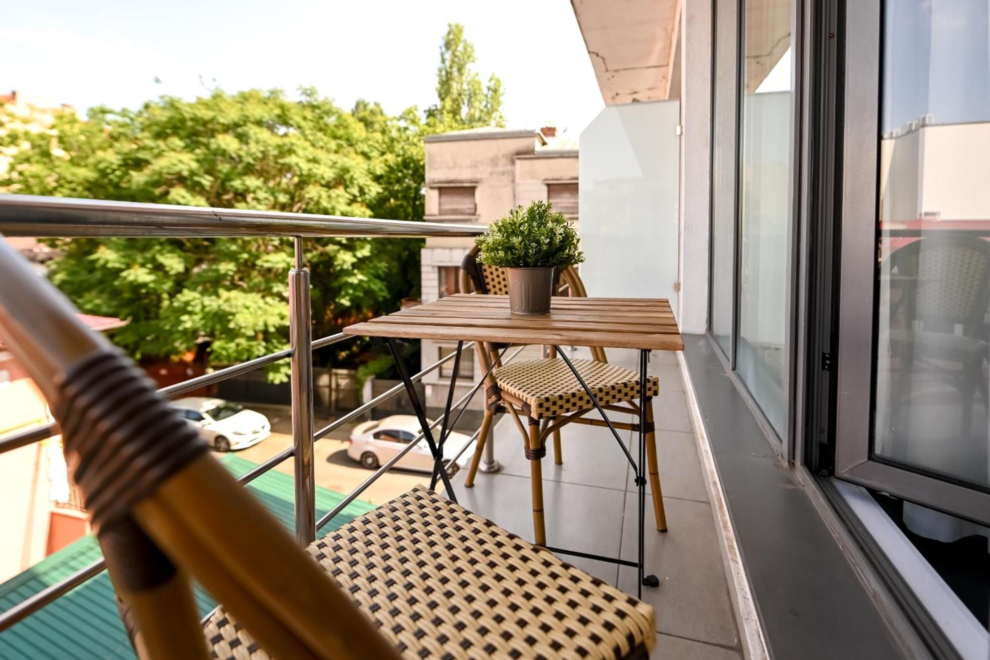 Urban Elegance - Stylish Central Accommodation Bukarest Szoba fotó